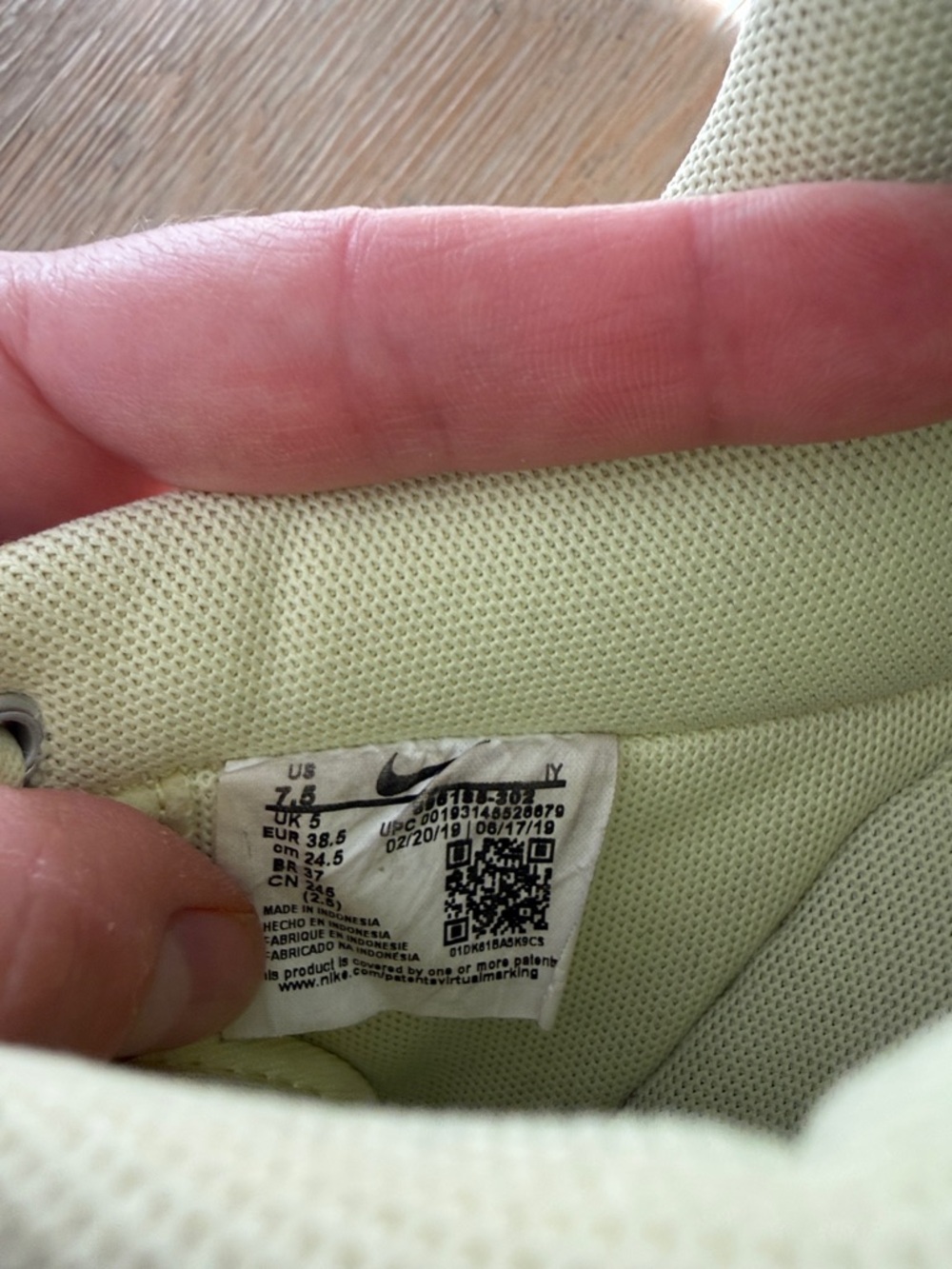Nike Air Force 1 Low-Top Sneakers in Pale Yellow with Gum Sole - Picture 5 of 6